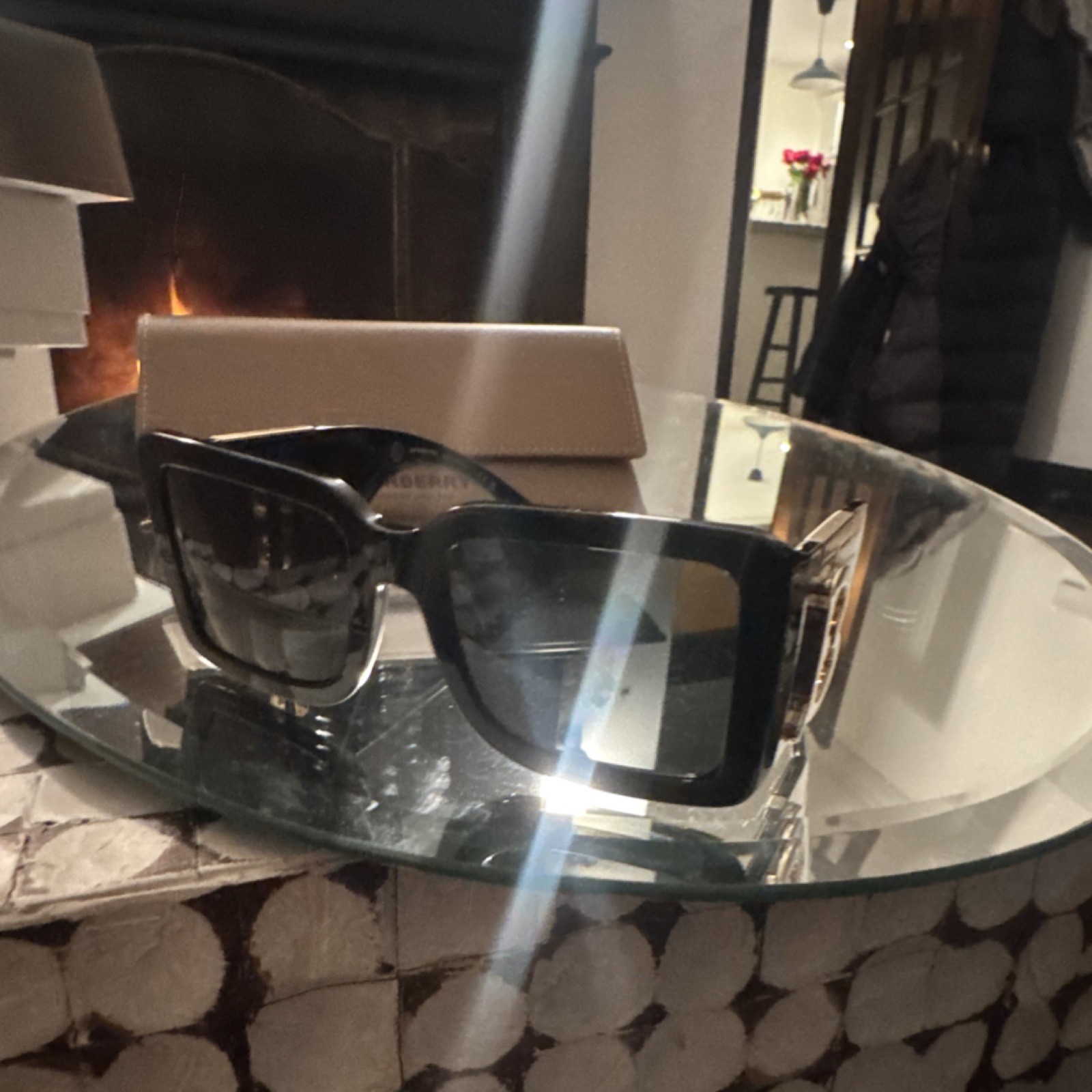 Burberry womens Oversized Square Sunglasses Black Frame Black Lens Plastic thumbnail 3