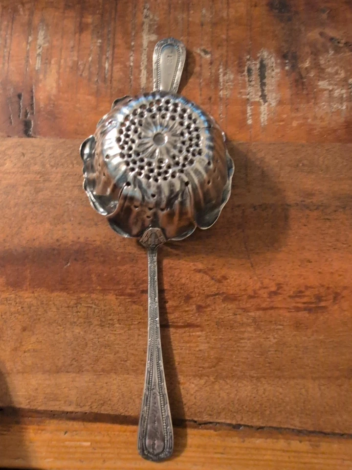 Colador de té cuenco de flores - Pat. 1906 por Gorham - Casa Carlton de plata de ley Foto 2 de 4