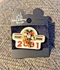 Disney Trading 3-D Mickey Mouse Collectible Pin 2001 — photo 2