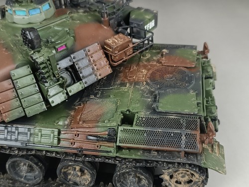 Modelo de tanque de batalla principal francés moderno AMX-30 B2 Brennus construido 1/35 con pistas de metal - Imagen 15 de 22