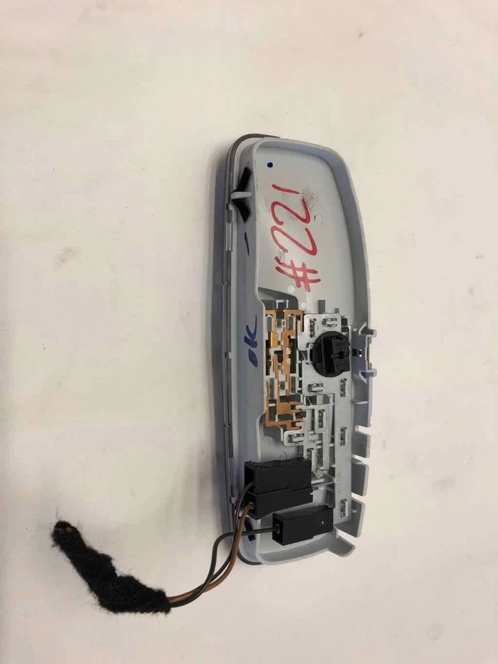 2014 - 2018 FORD FIESTA Rear Back Center Overhead Roof Dome Light Lamp Interior - Image 3 of 4