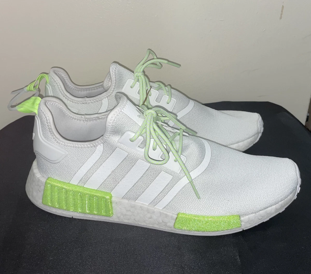 ADIDAS ORIGINALS NMD R1 MENs CASUAL SHOE WHITE NEON GREEN RARE