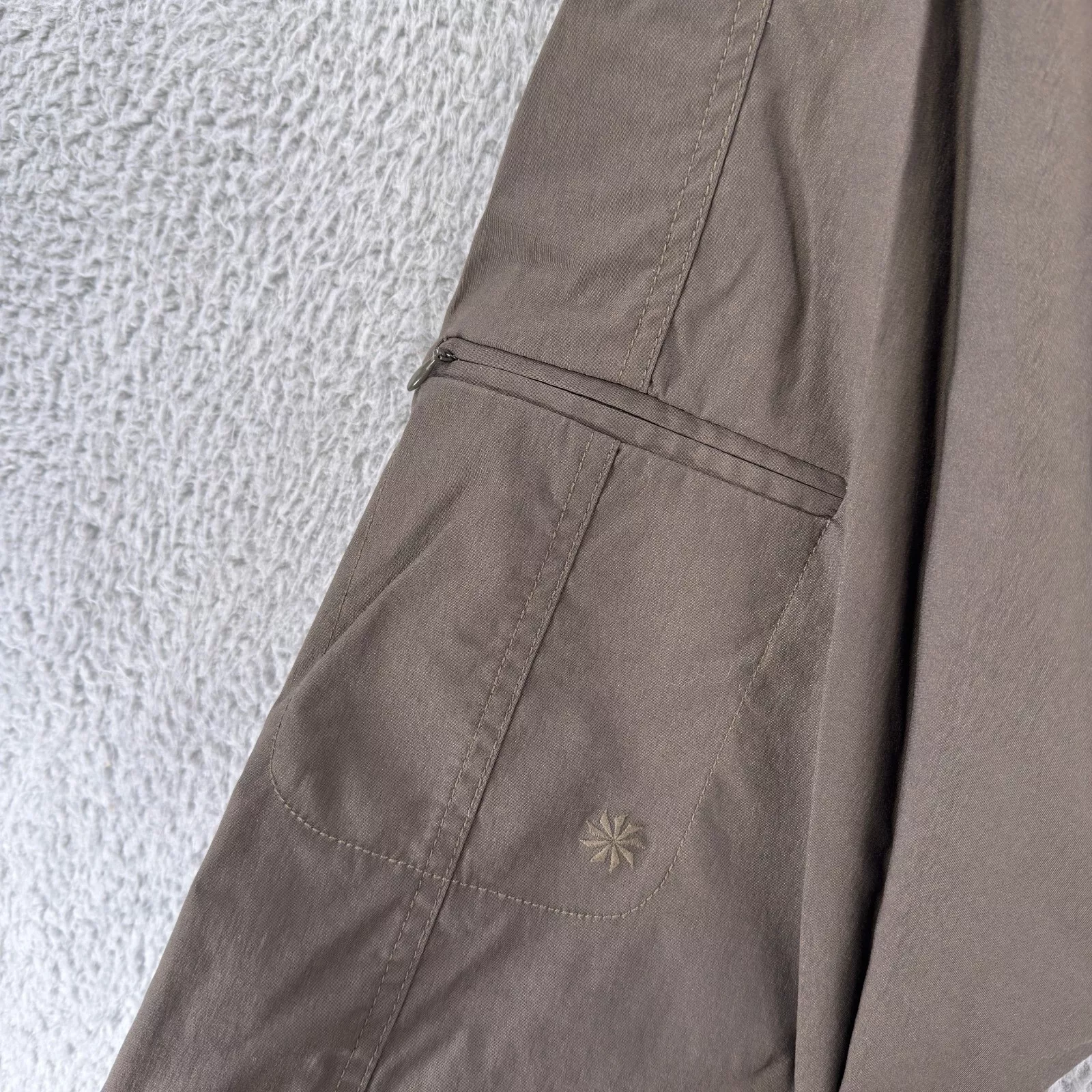 athleta nylon stretch cargo pockets pants