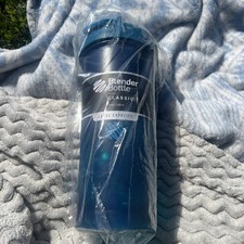 BlenderBottle Classic V2 Shaker Bottle Protein Shakes Ocean Blue 45oz New