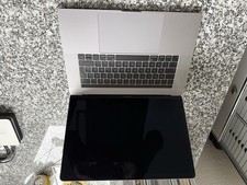 Apple MacBook Pro 15 2018 Notebook 15,4 Zoll i7 8.Gen 16GB 512GB SSD Space Gray