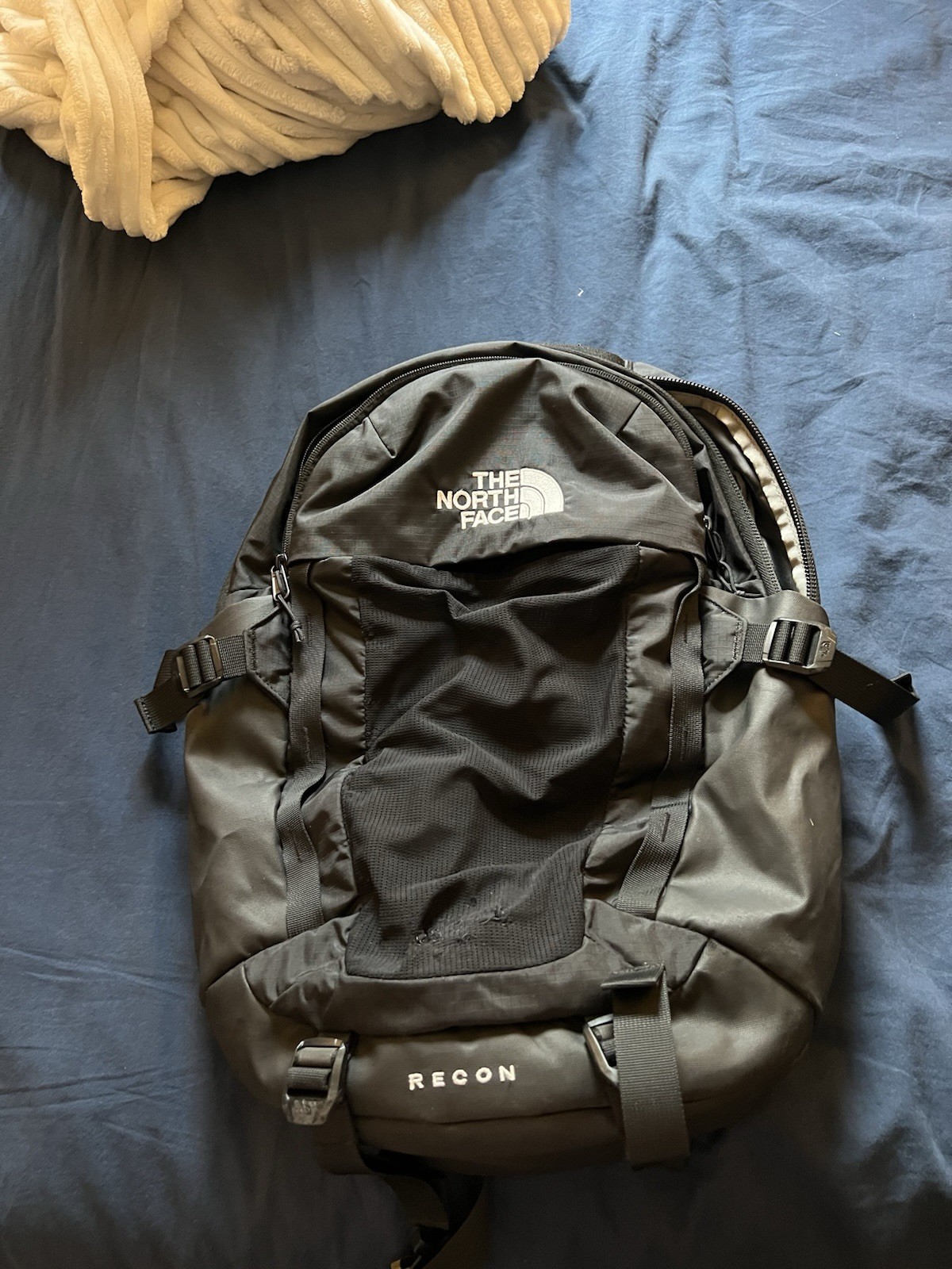 Fits 15" Laptop 3 Pockets