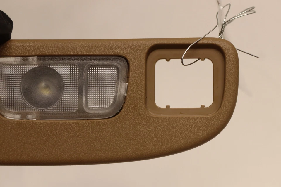 Cadillac XT5 2017-2023 techo trasero derecho cubierta domo luz lámpara OEM Foto 2 de 4