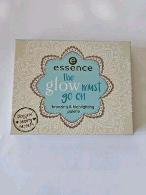 essence Bloggers Secrets. 04 The Glow Must Go On Bronzing Highlighting Palette
