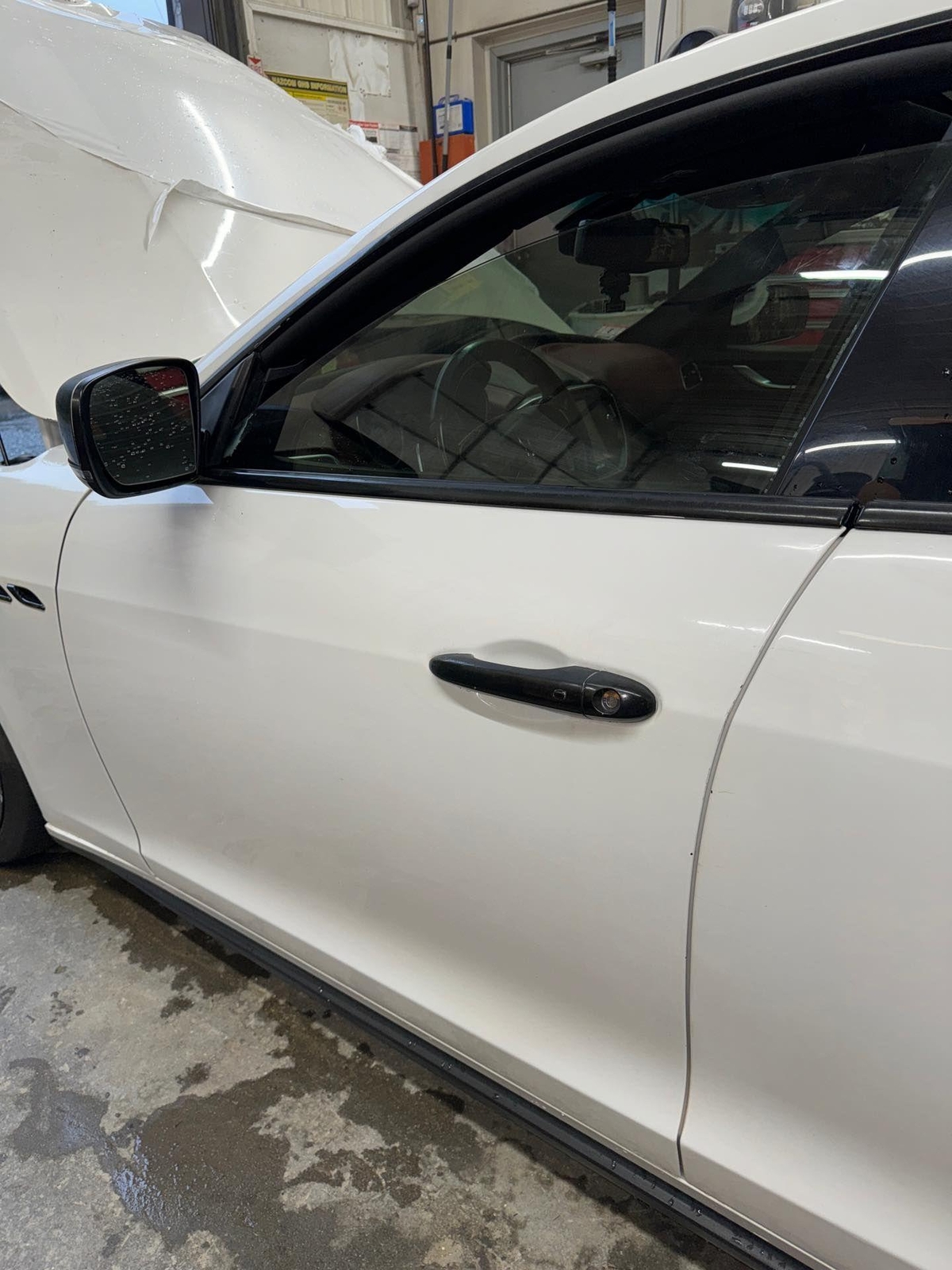 Maserati Ghibli FRONT+LEFT Door shell