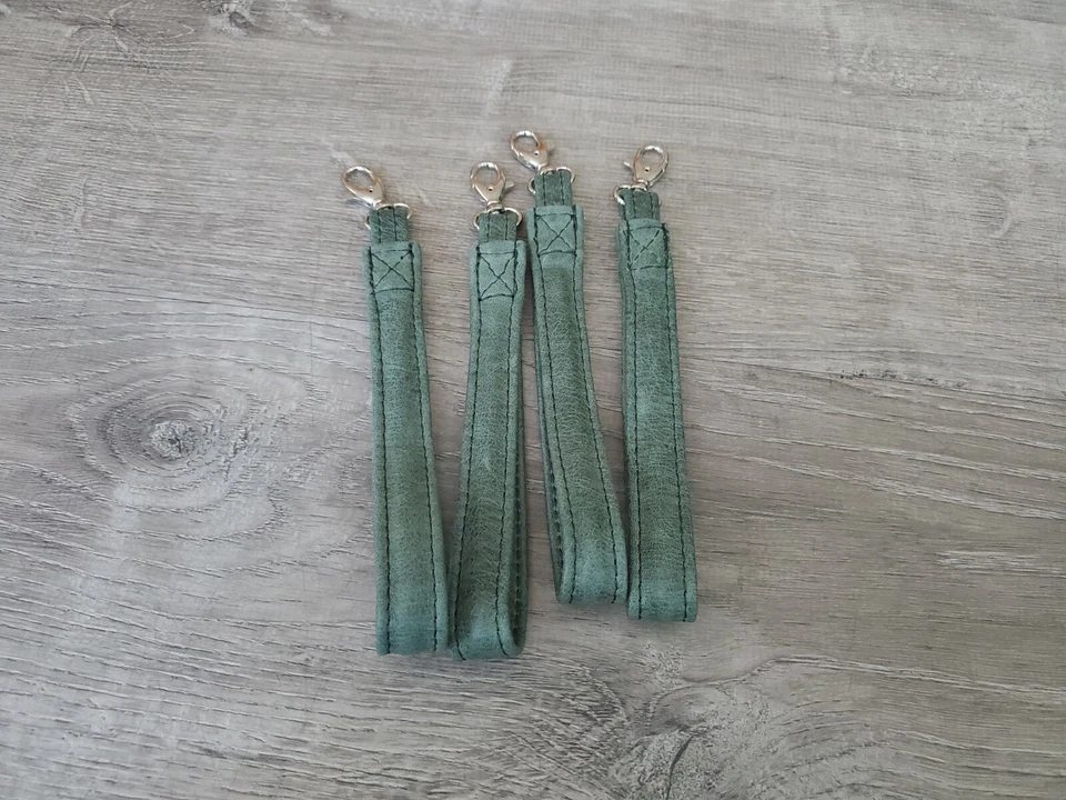 仿旧绿色皮革腕带钥匙扣复古钥匙扣礼品创意 — 第 2/3 张图片