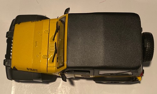 2014 Jeep Wrangler Willy's - Yellow Die Cast Maisto Special Edition 1:18 scale - Picture 3 of 5