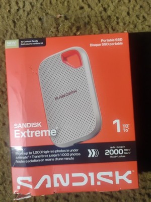 SanDisk Extreme Portable SSD 1TB  Up 2000 MB SDSSDE7W-1T00-AW25