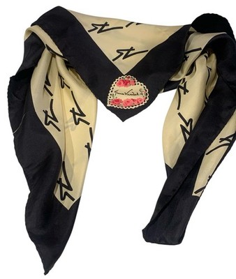 Gloria Vanderbilt Signature 26  Square Scarf Black Cream Pink Rose Logo Heart
