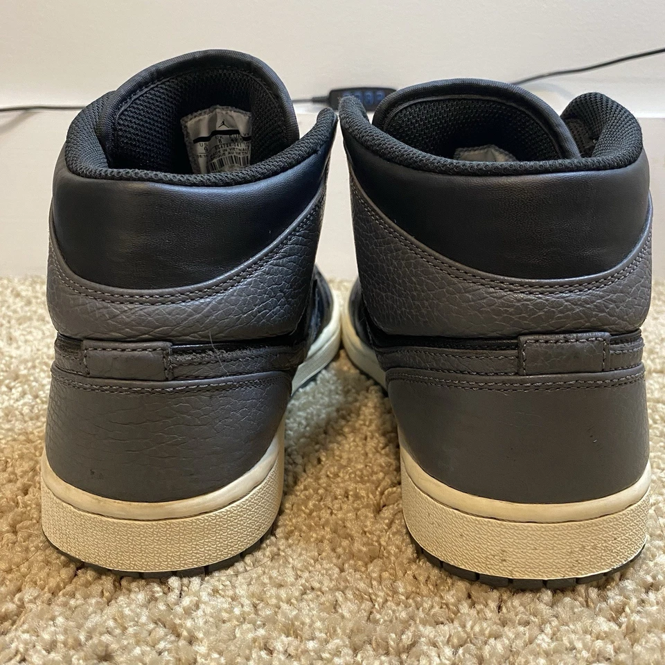 Jordan 1 gris oscuro medio talla 9 Foto 3 de 4