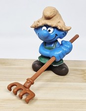 Schleich Smurfs Gardener Raking Smurf 1982 PVC Vintage Peyo Smurf Figure