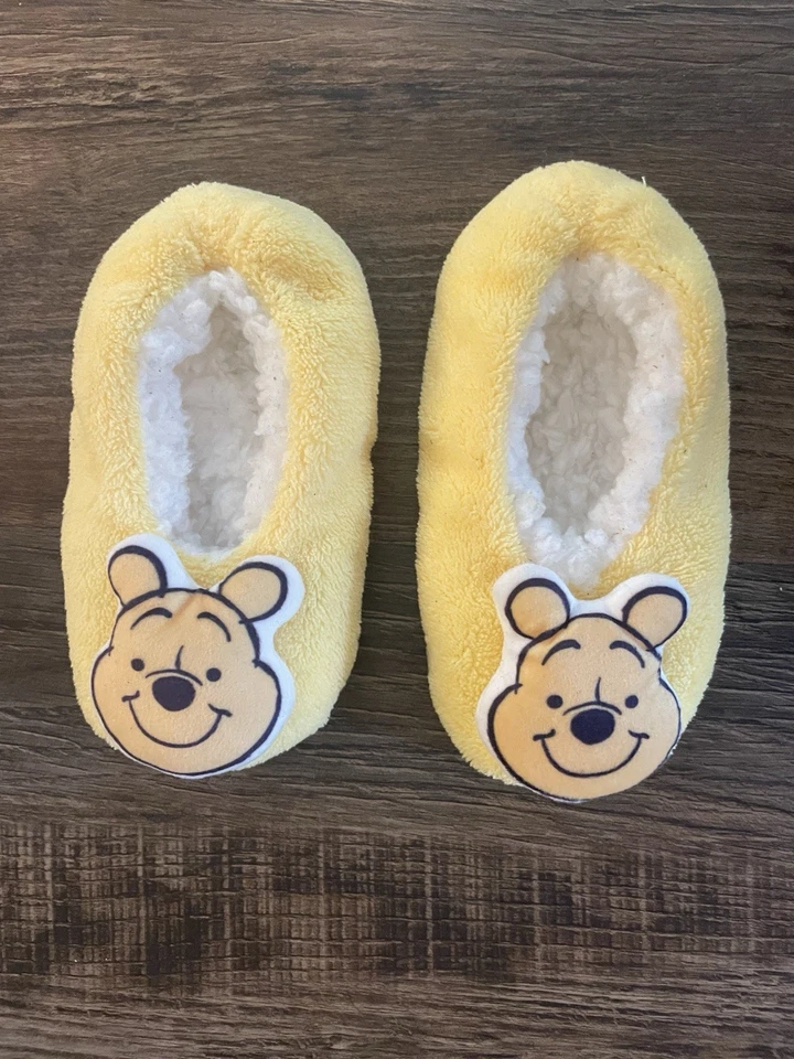 Disney Bebés Niños Niñas Lindas Winnie The Pooh Acogedoras Zapatillas de Piel Sintética Amarillas 2T-3T Foto 4 de 4