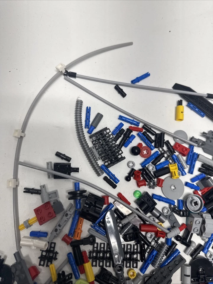 Lego Lot of 500 Technic Pins Connectors Gears Rods etc Mixed Lot Black Gray Blue - Image 2 of 4