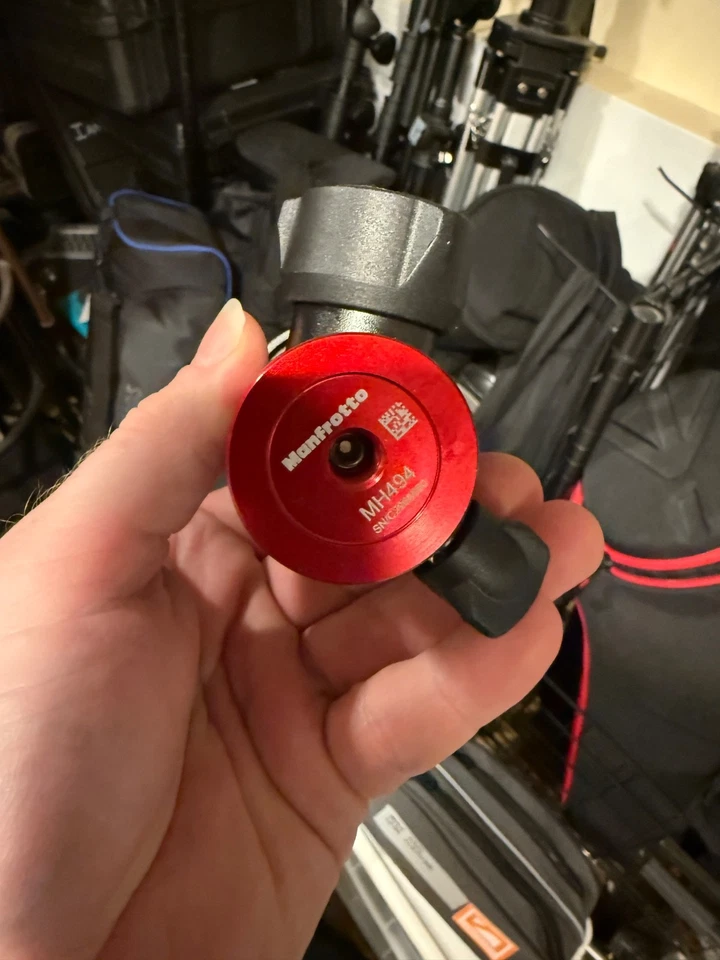 Cabezal esférico central Manfrotto 490, para trípodes de cámara intuitivo (cabeza esférica MH494) Foto 2 de 2