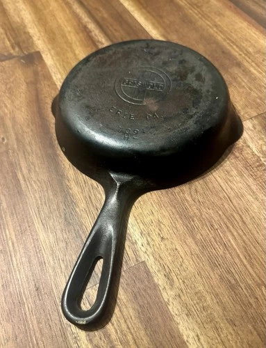 Griswold Cast Iron Skillet No. 3 Erie PA 709 H Vintage Frying Pan Vintage