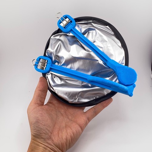 Small Foldable Silver Light Reflector For Photographer Outdoor With Bracket - 第 2/8 張圖片