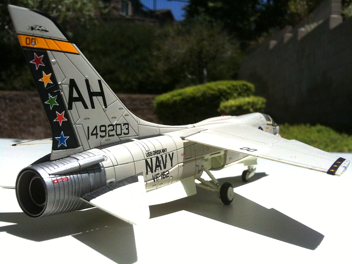 Century Wings Vought F8E Crusader USN VF-162 Hunters, USS Oriskany