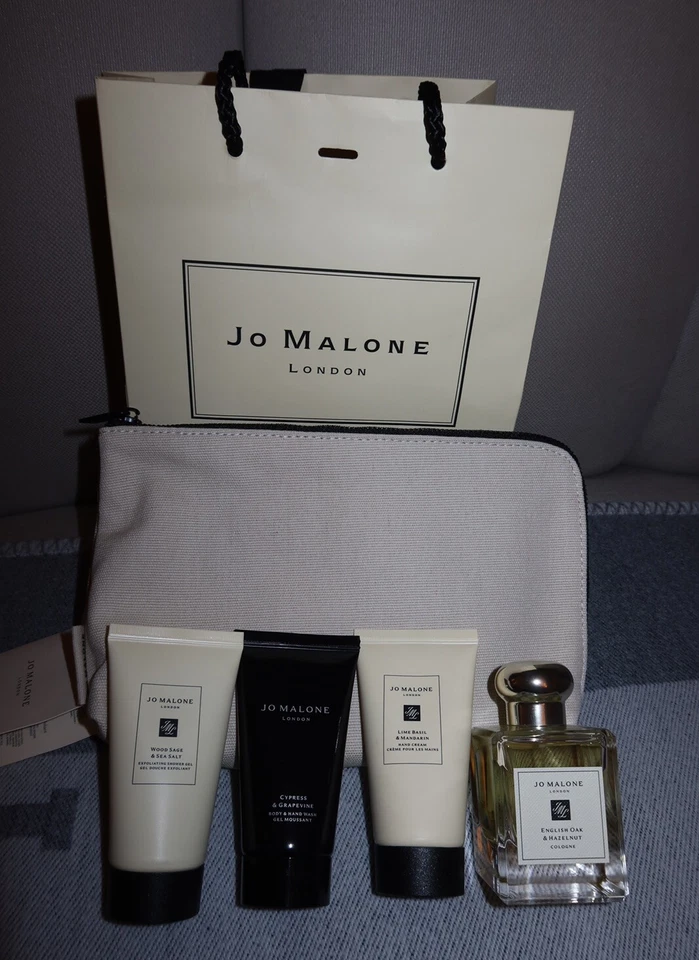 Jo Malone Colección Hombre Set Regalo Vacacional Roble Inglés y Avellana, Bolso, Crema Foto 4 de 4
