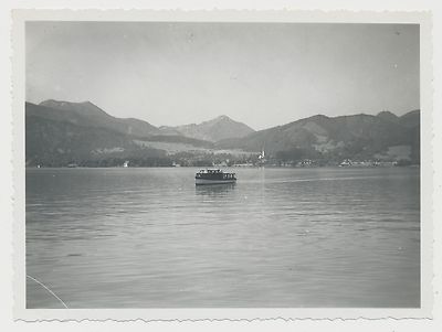 Foto Bootsfahrt auf dem Wiessee  August 1934  (Y696)