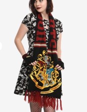 Harry Potter Hogwarts Crests Burgundy Fringe Knit Scarf