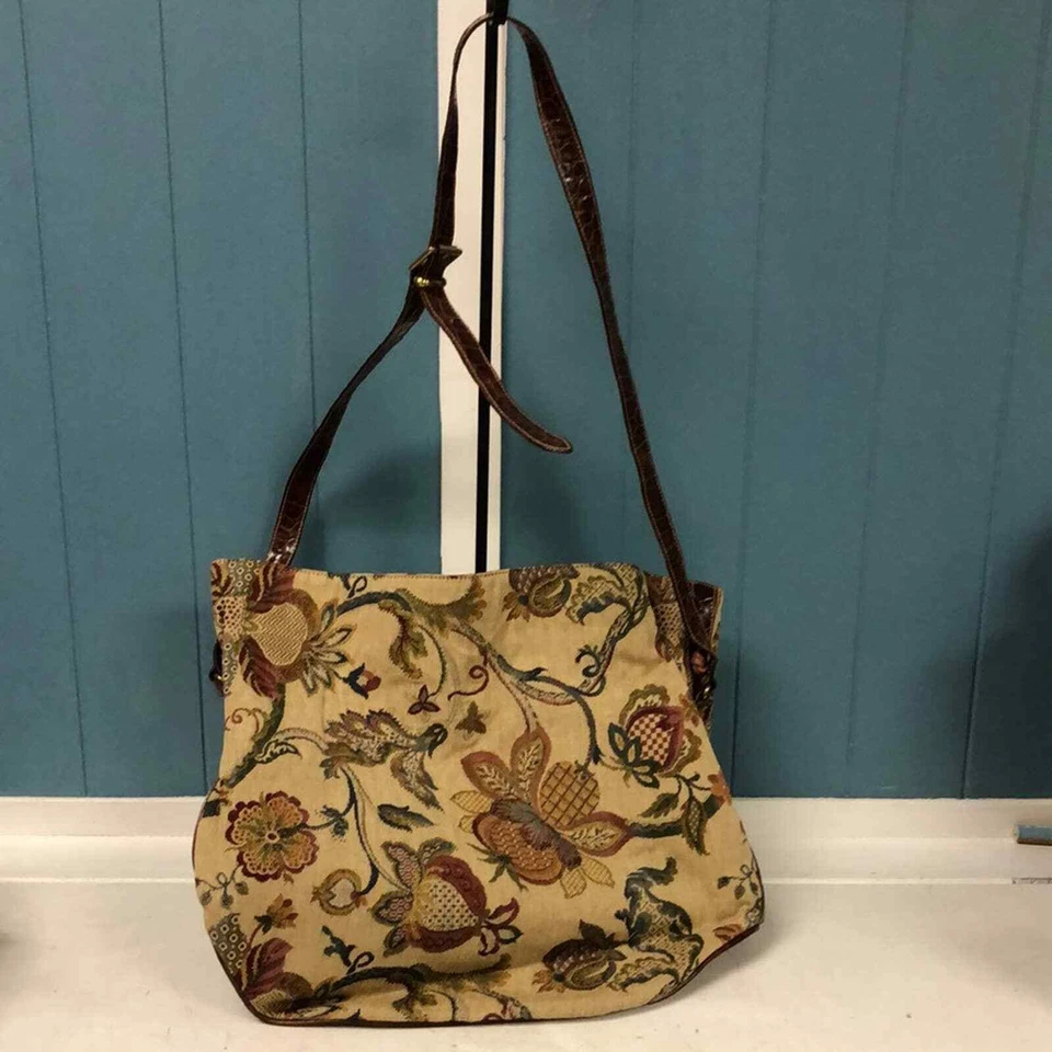 Bolso Bandolera De Colección Furla Floral Tapiz y Cuero Marrón Tostado Italia Foto 3 de 4