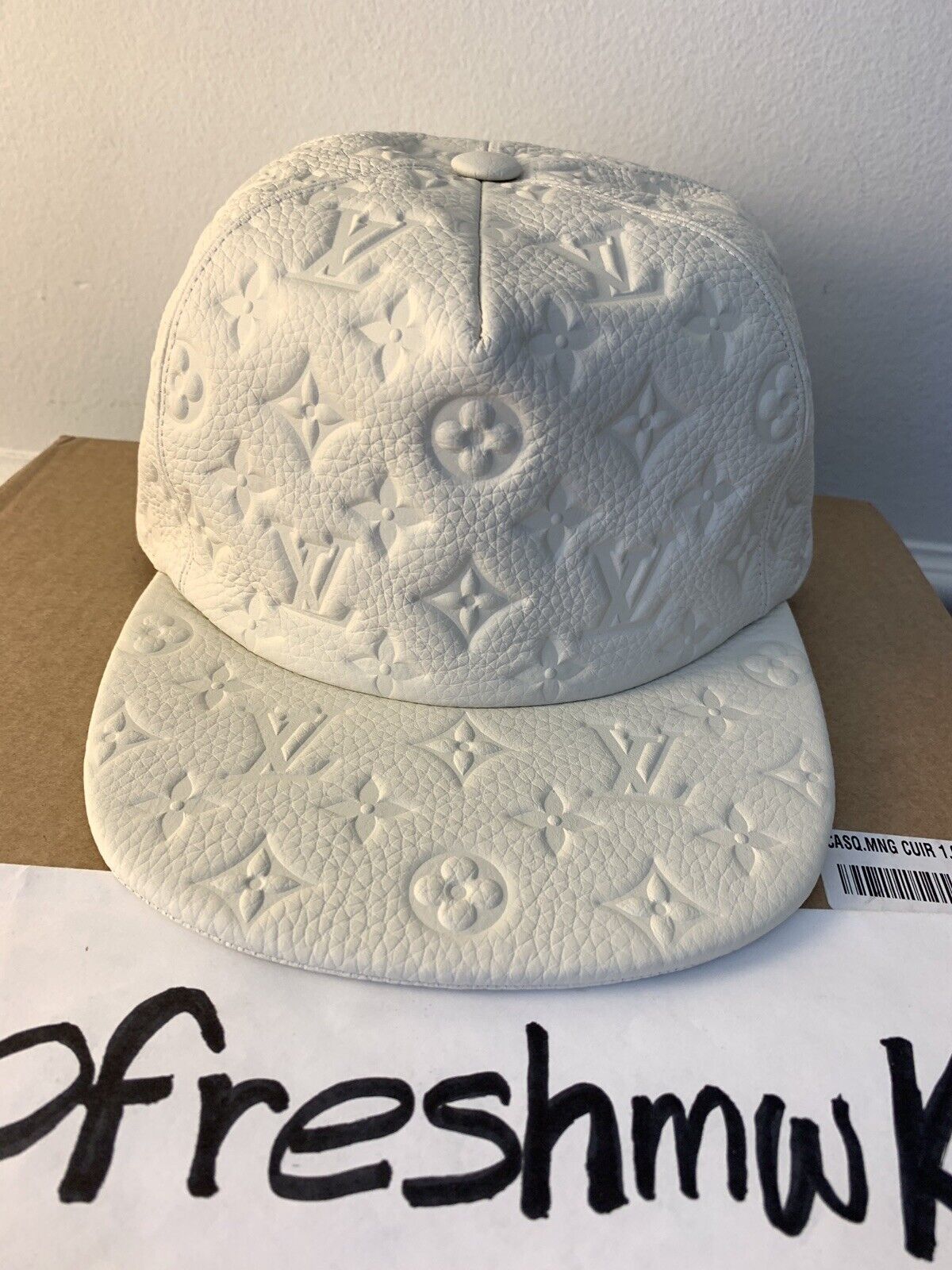 louis vuitton hat white