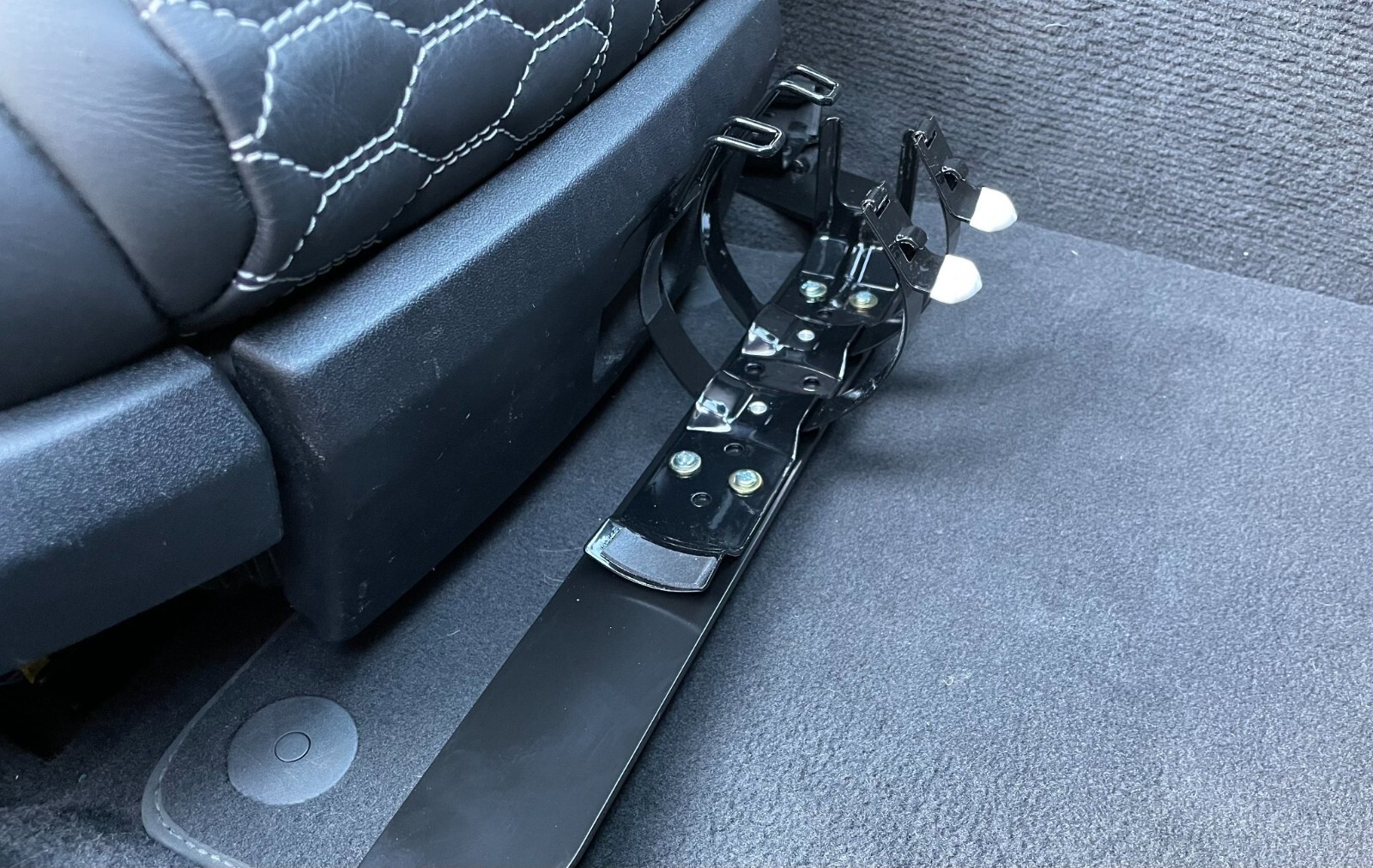Audi R8 Seat Mounted Fire Extinguisher