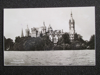 RAR  seltene AK  alter Zeit aus 1930 !  SCHWERIN Schloss Seeseite Panorama !