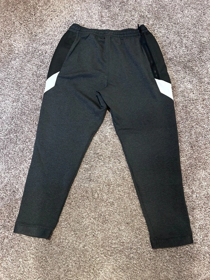 Pantalones de chándal Nike LA Lakers Showtime Therma-Flex Foto 2 de 3