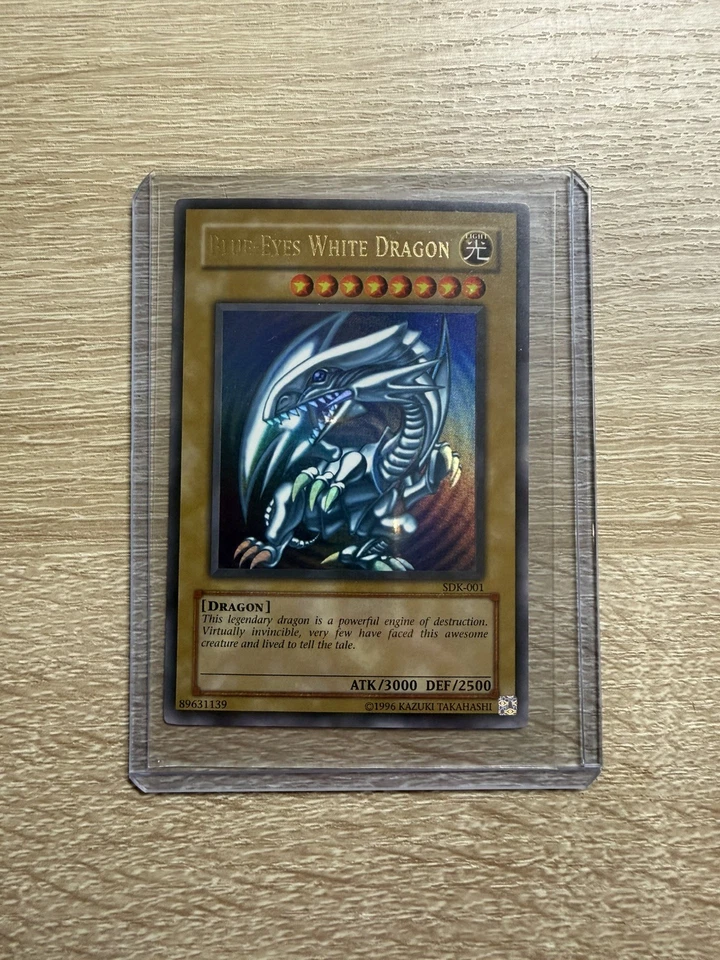 Blue-Eyes White Dragon, photo 2 sur 3