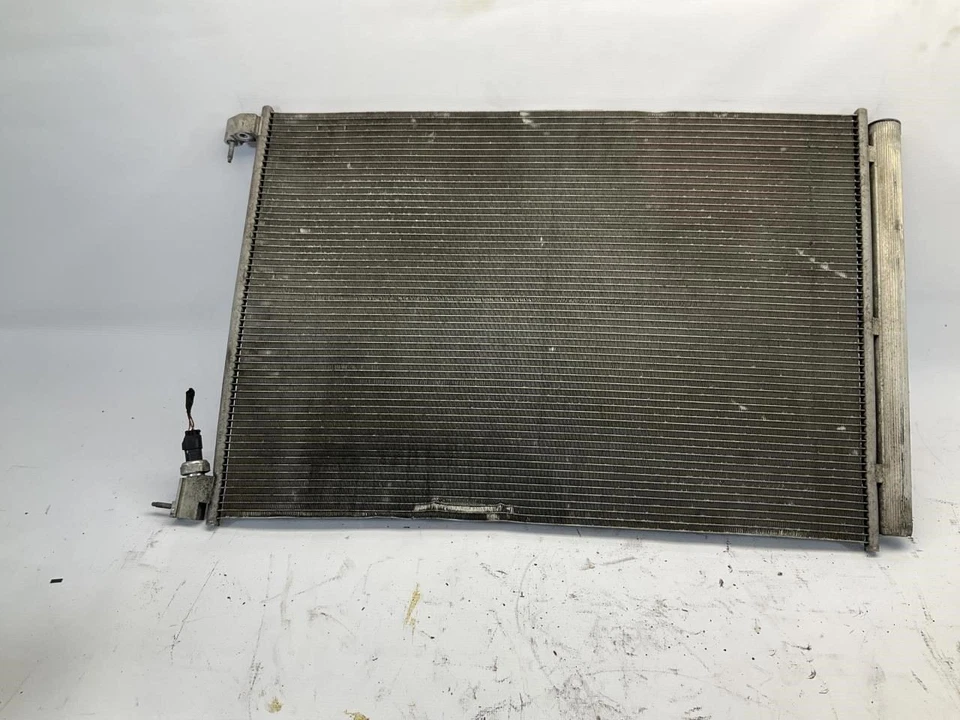 Condensador de ar condicionado 15-23 Mercedes-Benz C300 2.0L CA A/C T - Imagem 2 de 4