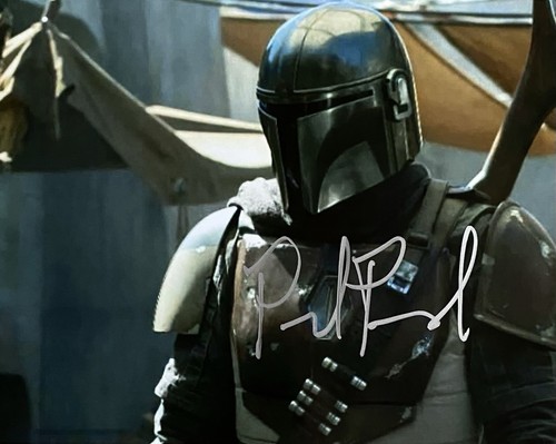 PEDRO PASCAL AUTOGRAPHED THE MANDALORIAN STAR WARS 8X10 PHOTO - BABY YODA