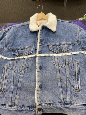 Men s Medium Wash Levi s Denim Jacket With Sherpa Lined Size Small