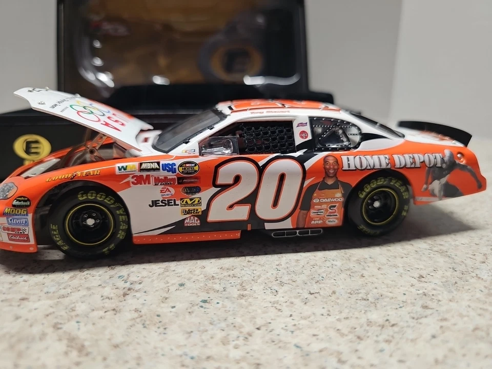 De colección '04 Action Racing Elite NASCAR Tony Stewart #20 Home Depot/Olympics 1:24  Foto 4 de 4