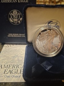 2000-W West Point Silver American Eagle 99.9% Fine Silver w/US Mint Box & COA