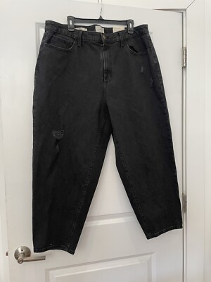 Universal Thread Women's High-Rise Cropped Balloon Jeans Curvy Fit