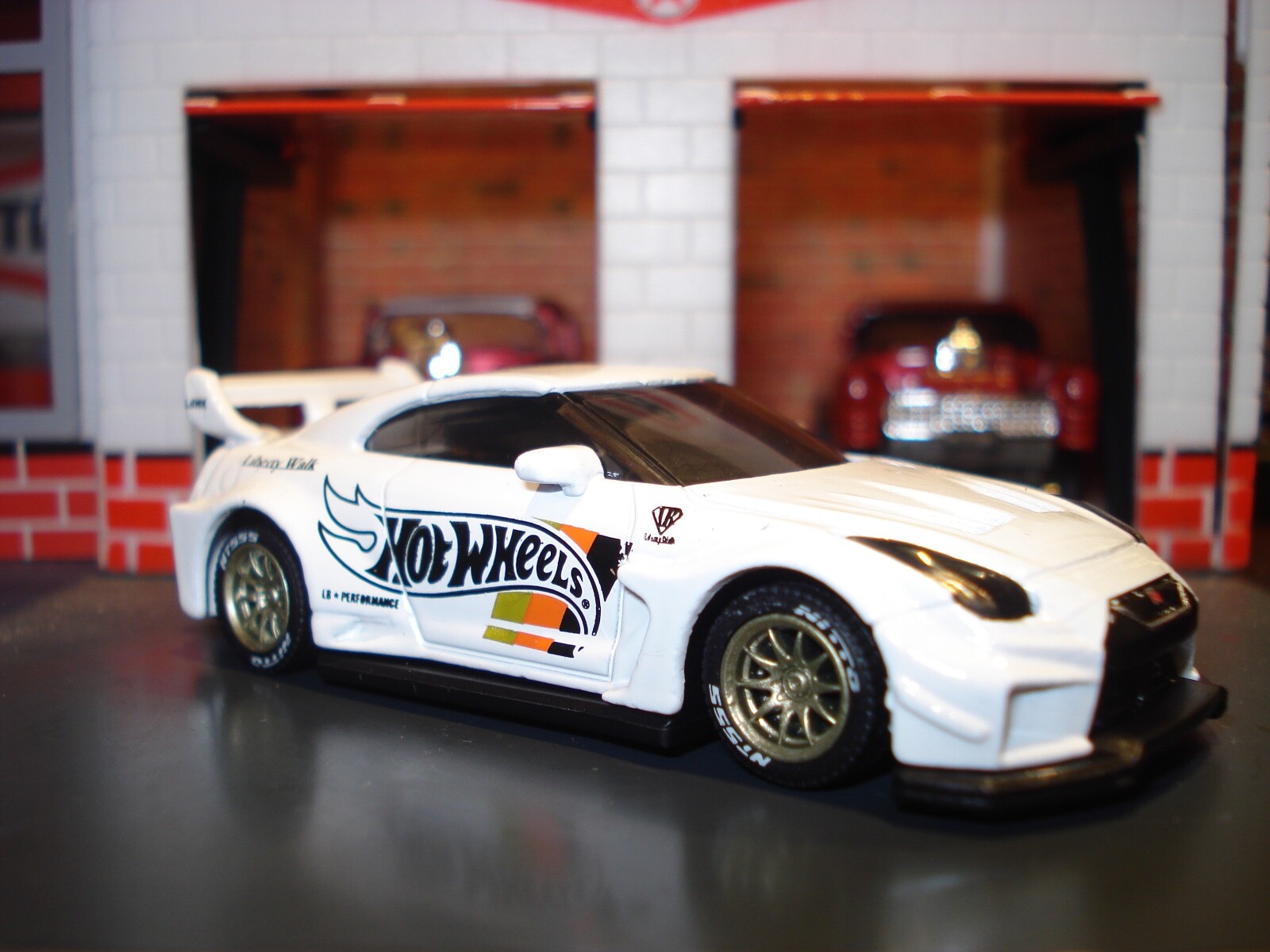 NISSAN 35GT-RR LBWK CUSTOM EDITION RACE CAR 1/64 HW CUSTOM WHEELS & TIRES-image