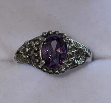 Gorgeous Sterling Silver Amethyst Ring Flowers on Sides Size 8