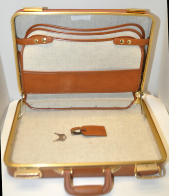 Retro Invicta USA Attache Briefcase Tan faux Leather w/ Presto