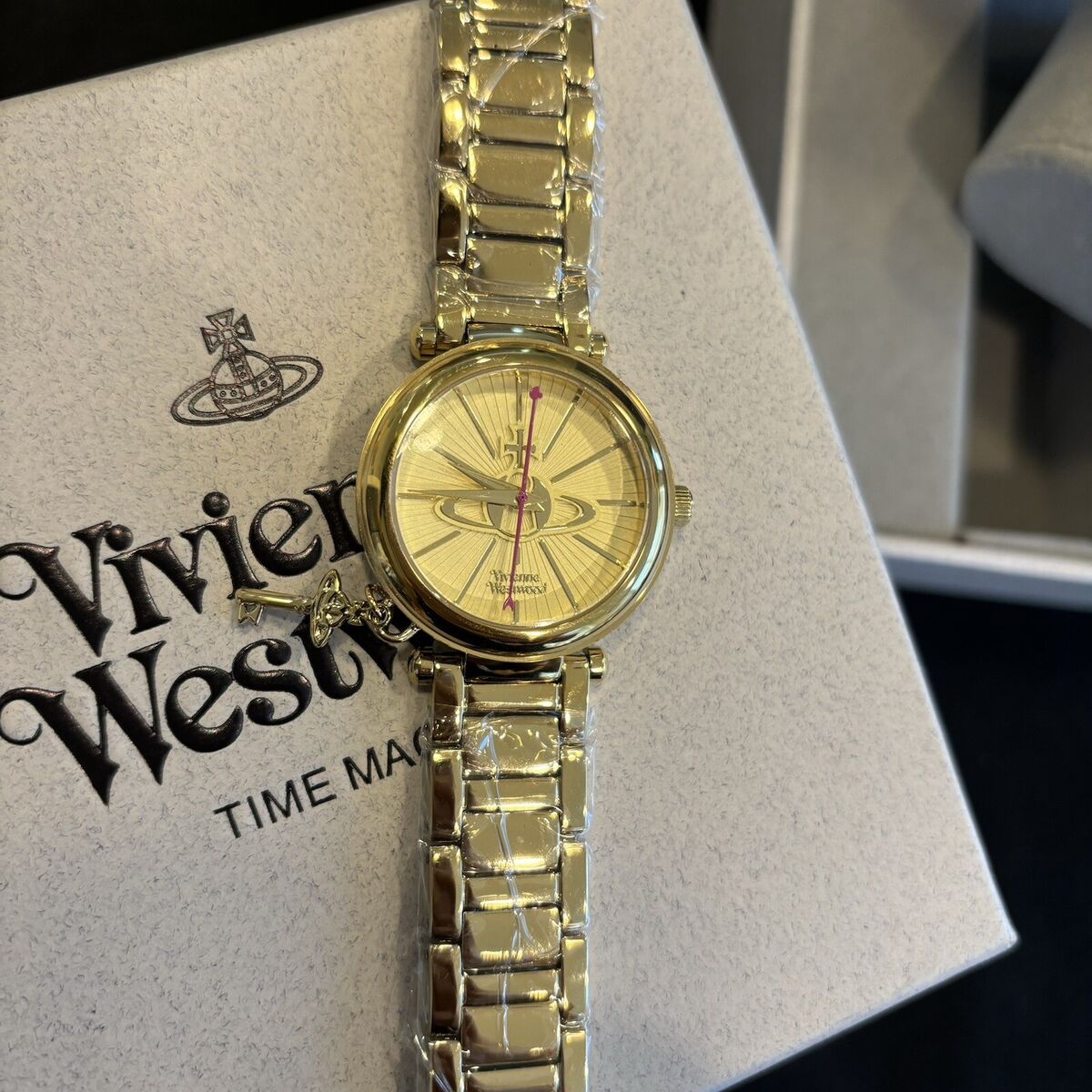 Vivienne Westwood Time Machine Gold Tone With A Key Watch Vivienne Westwood Time Machine Gold Tone With A Key Watch