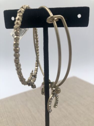 Macy's Wire Bangle Bracelet Set Brass Gold Tone Charm Beads Pink Stone Horseshoe