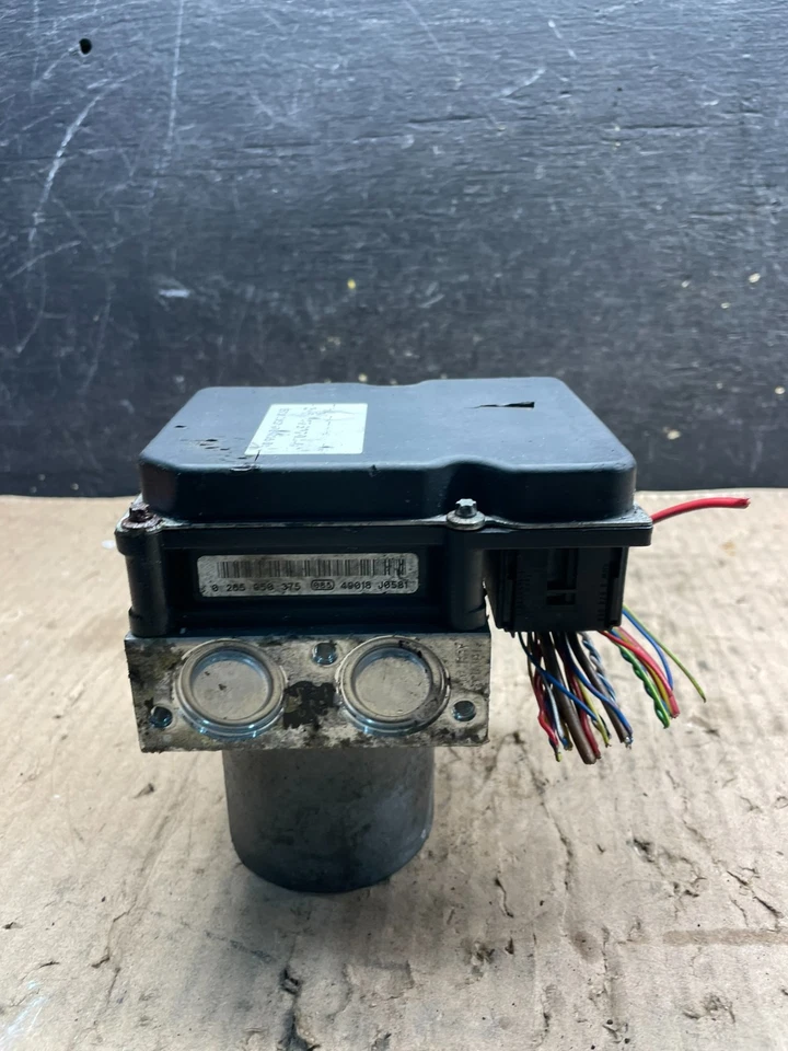 Bomba de freno antibloqueo ABS BMW 525i 2004 a 2005 6758743 t7102 DG Foto 2 de 4