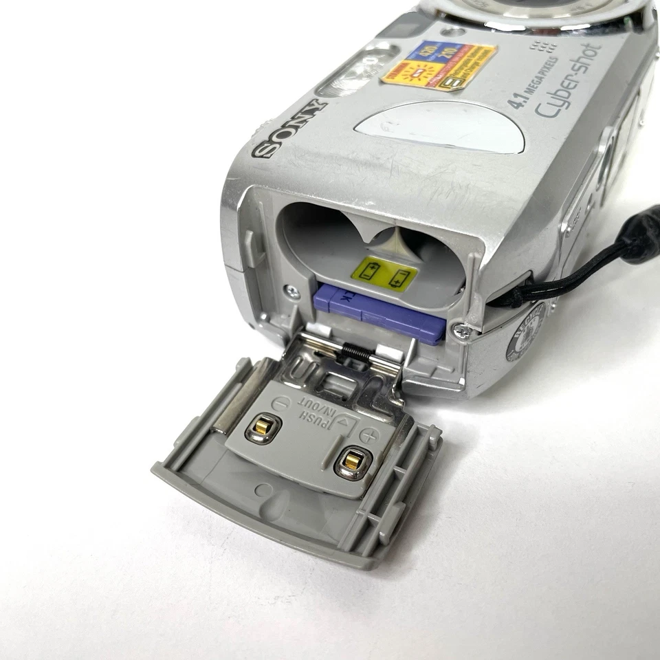 Sony Cyber shot DSC-P73 Digital Camera Digicam Y2K Memory Stick - Tested Works! - Image 3 of 4