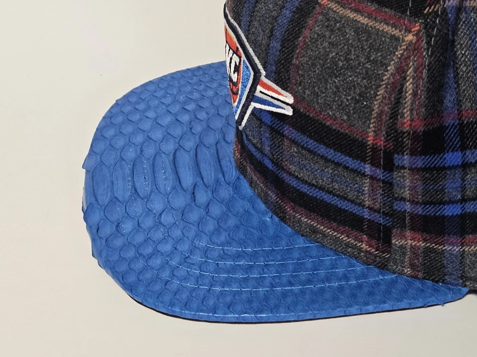 Gorra OKC OKLAHOMA piel de serpiente con correa, como just don sombreros Foto 3 de 4