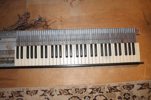 Hammond Organ Waterfall Keys - 61 Keys - Set #1 - Parts/Repair -  READ !!!