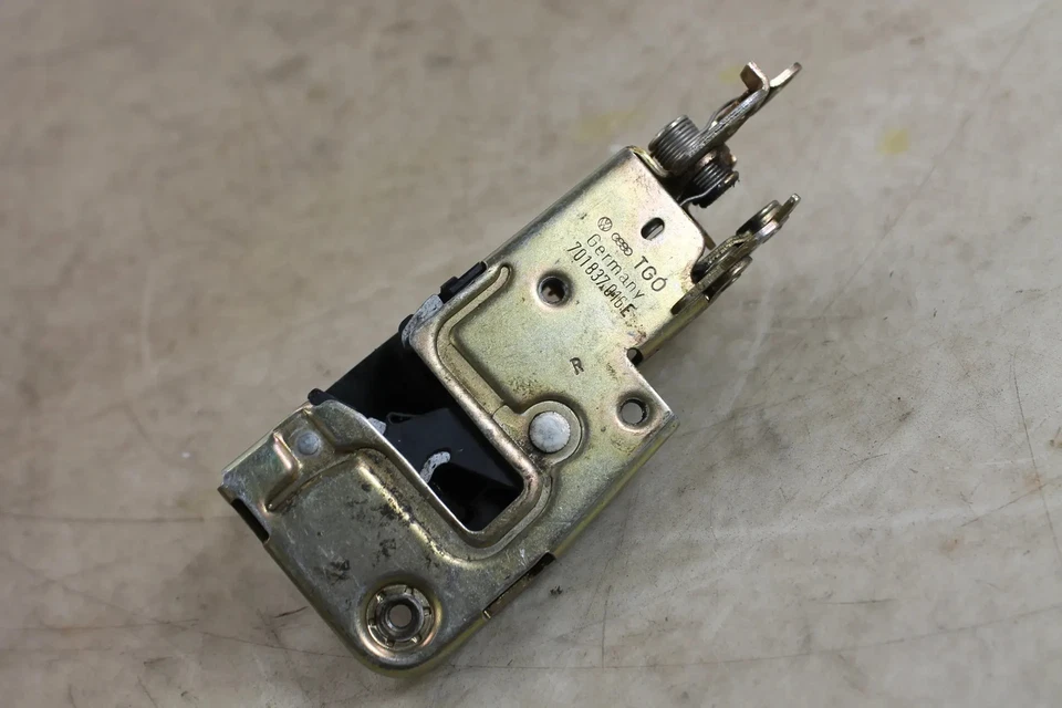 VW T4 Serrure de porte droite (côté passager) avec verrouillage centralisé 70183 - Photo 3/4
